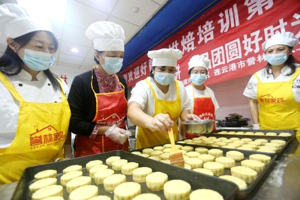 “60岁正是闯的年纪”：托举银发打工人，支持体系如何建？